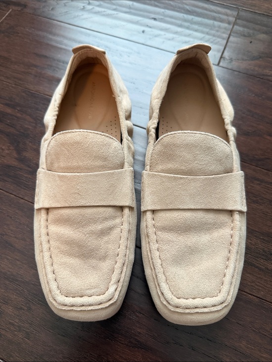 ANTONIO MELANI Shoes - Antonio Melani Kaleah Women’s Cream Suede Leather Loafers Size 7.5